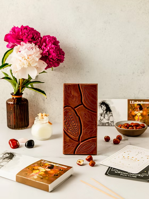 ✨ L'Enchanteresse – Chocolat Lait Végétal 42% Végétal et Noisettes Entières du Piémont Végéta'Ly