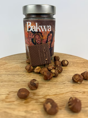 🌰 Carré Bakwa – Cœur praliné coulant enrobé de chocolat au lait